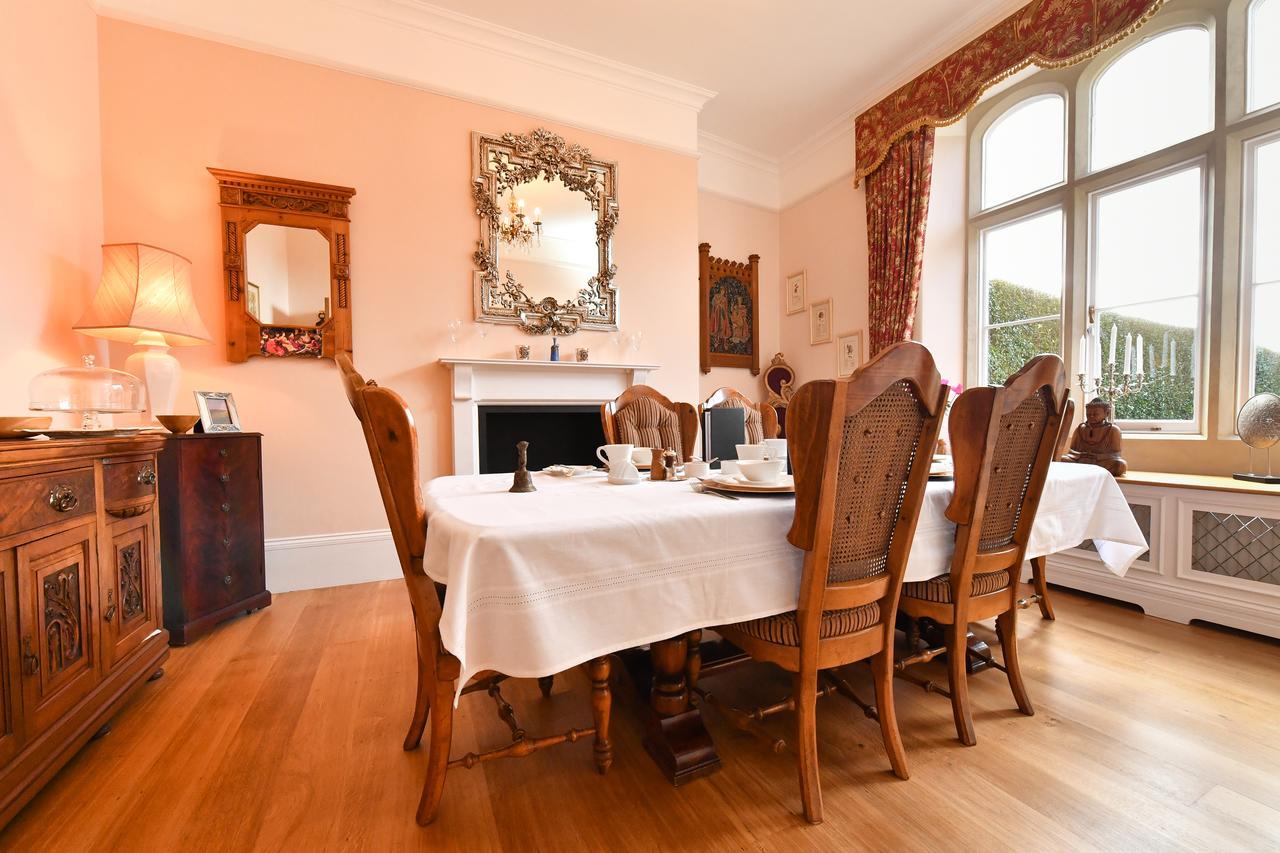 Heritage Bed And Breakfast Calne Exteriör bild