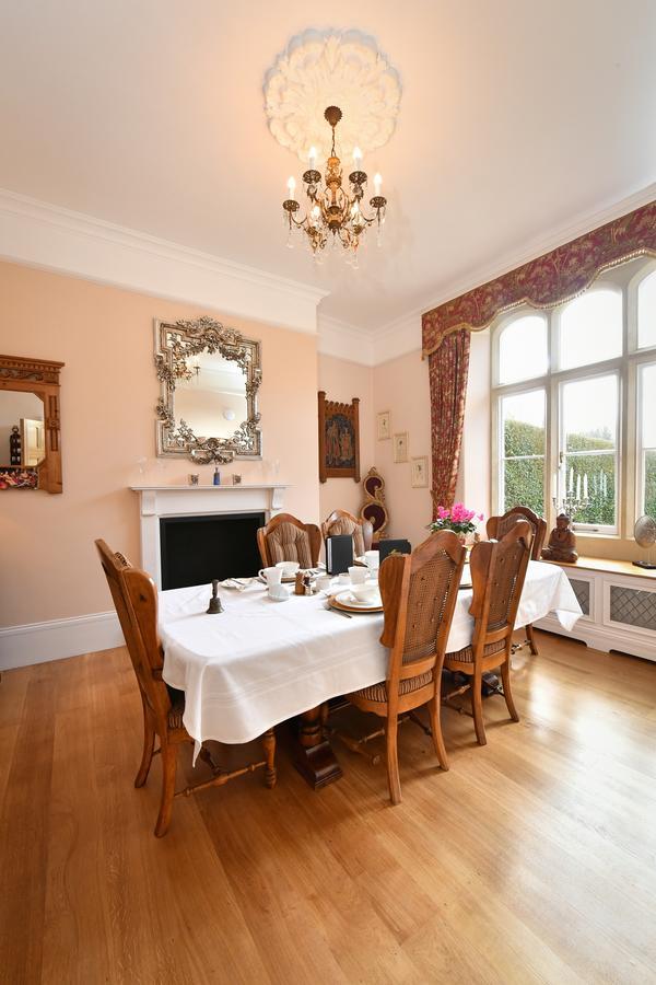 Heritage Bed And Breakfast Calne Exteriör bild