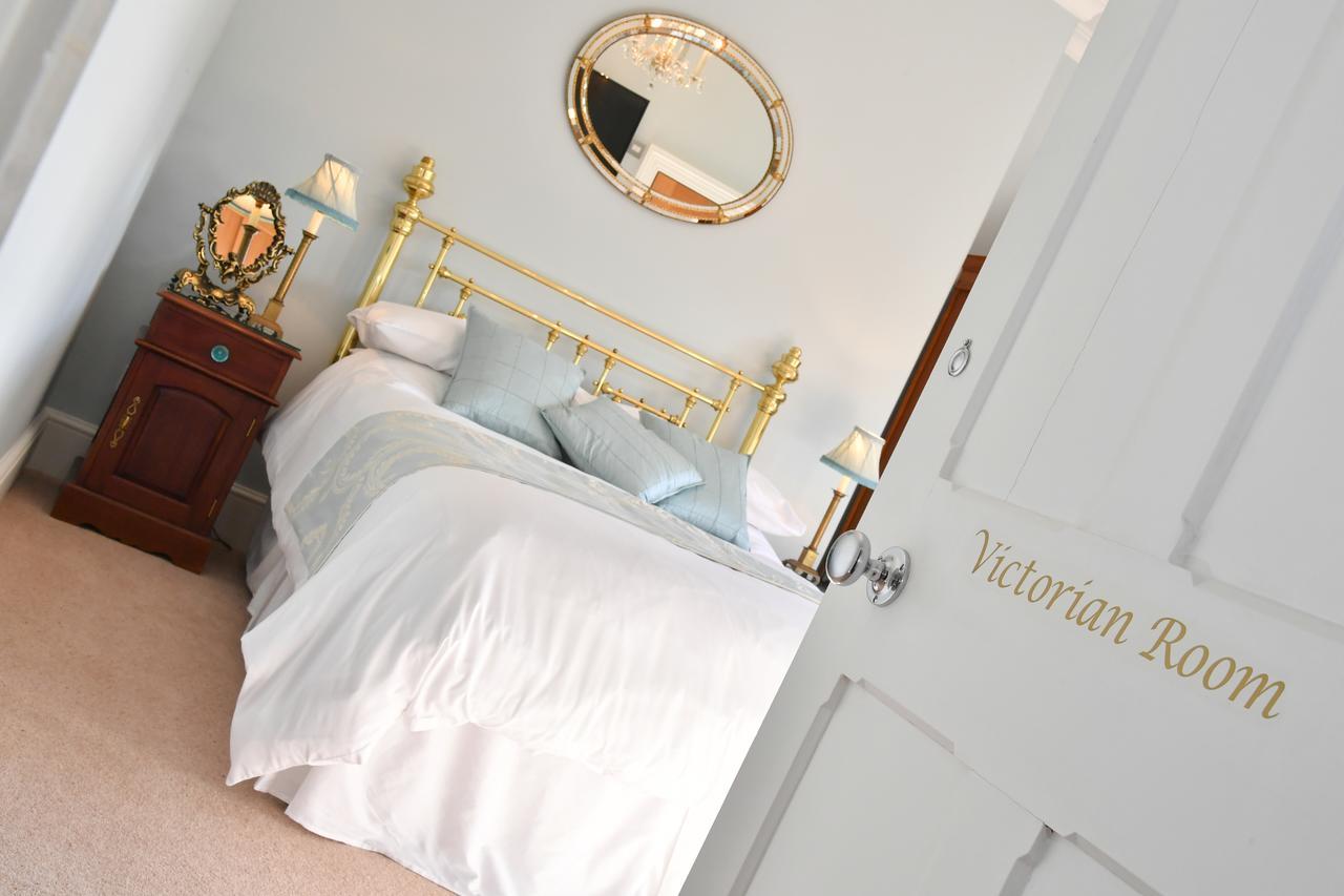 Heritage Bed And Breakfast Calne Exteriör bild