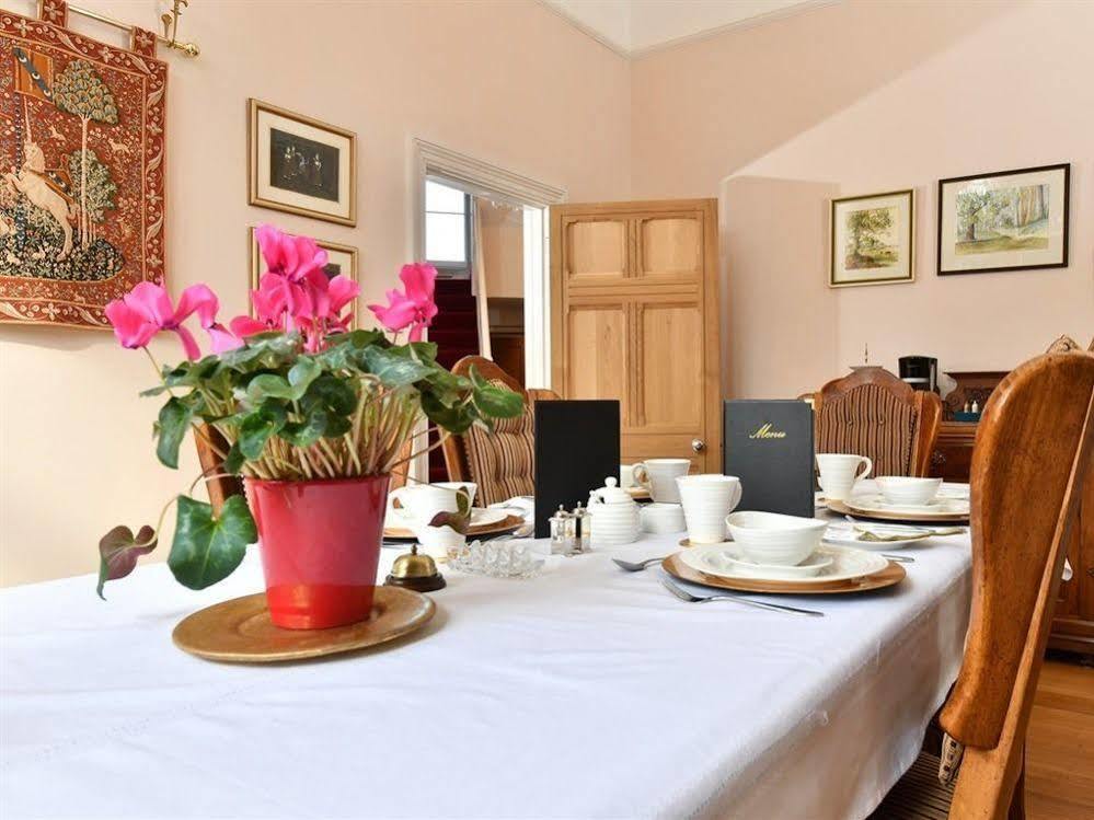 Heritage Bed And Breakfast Calne Exteriör bild
