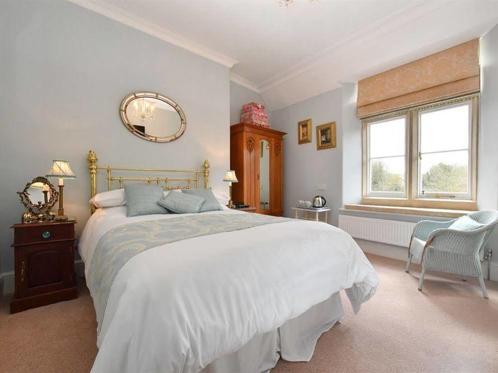 Heritage Bed And Breakfast Calne Exteriör bild